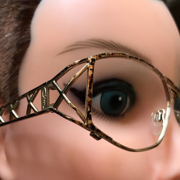 Vintage Cazal in gold with bronzy spattering. Very flattering and elegant. Deco! - Picture 2 of 8